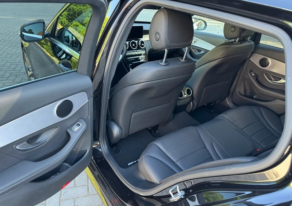 Mercedes-Benz Klasa C cena 137760 przebieg: 135000, rok produkcji 2019 z Rakoniewice małe 254
